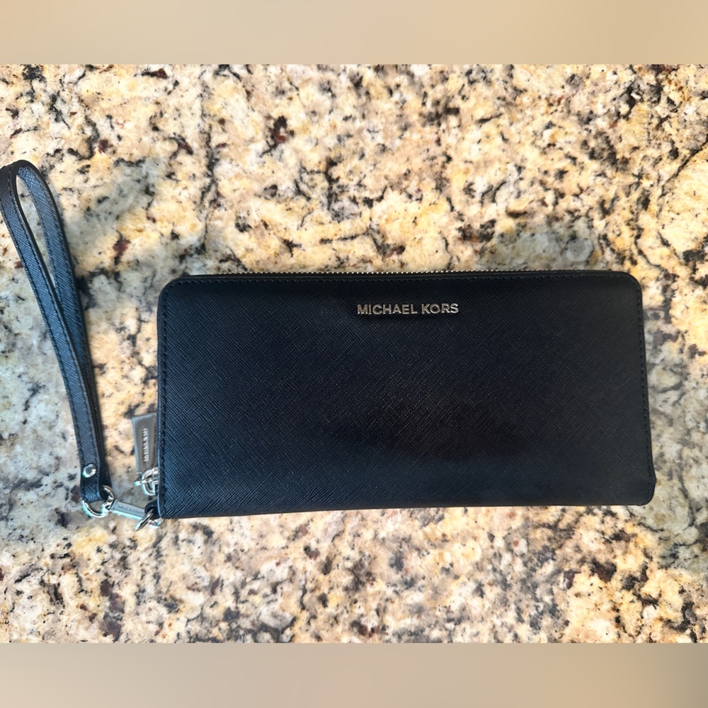 Michael Kors large wristlet